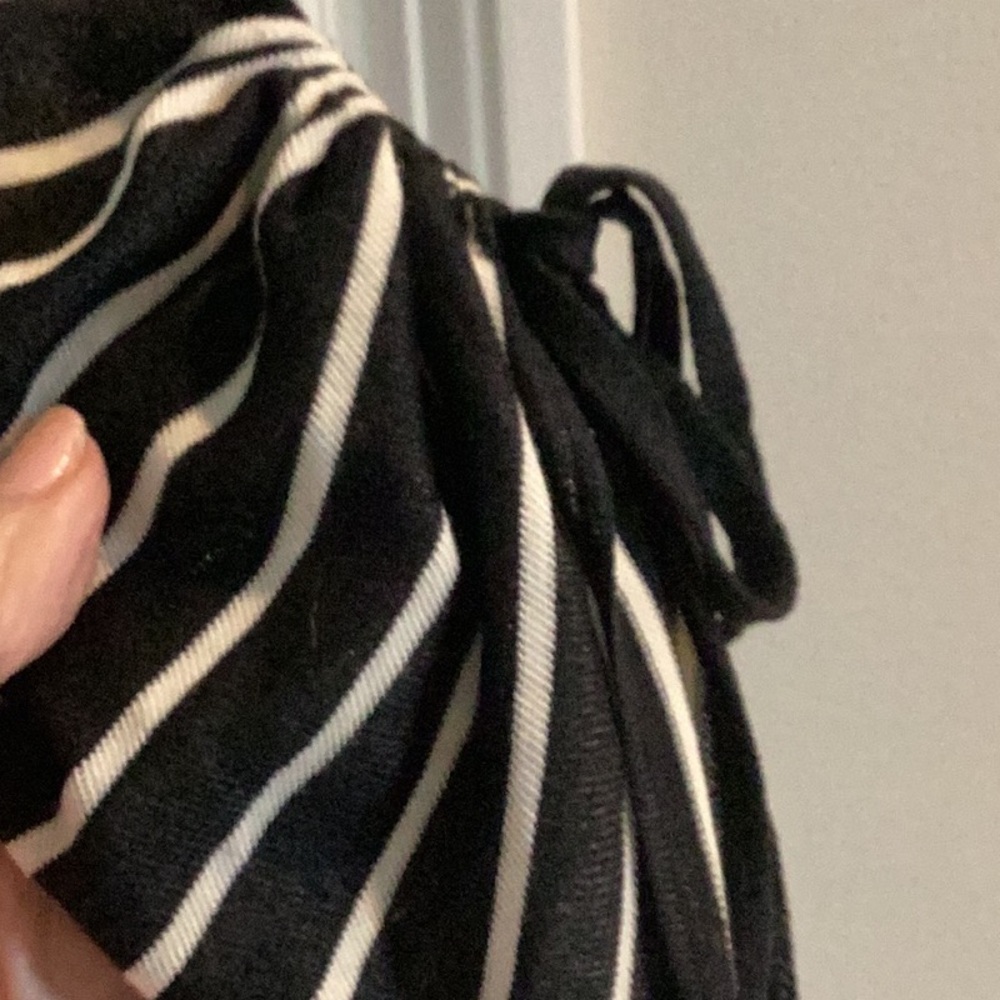 NWOT Massimo Dutti Black & White Striped Top w/ Unique Sleeves That Adjust & Tie - Picture 4 of 8
